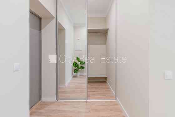 Реновированный дом, лифт, количество спален 1 шт., студио, кухня объединена с Rīga