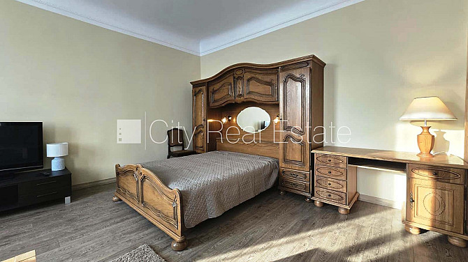 Fasādes māja, slēgts pagalms, iespēja nomāt autostāvvietu, ieeja no pagalma, logi vērsti Rīga - foto 3