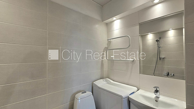 Fasādes māja, slēgts pagalms, iespēja nomāt autostāvvietu, ieeja no pagalma, logi vērsti Rīga - foto 14