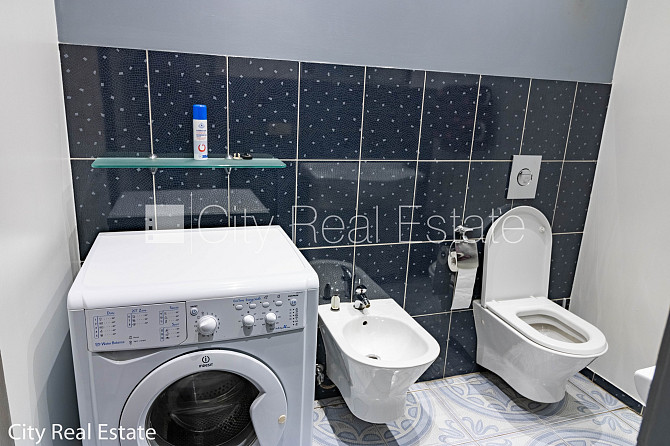 Pagalma ēka, renovēta māja, labiekārtota apzaļumota teritorija, iespēja nomāt Rīga - foto 14