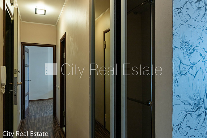 Pagalma ēka, renovēta māja, labiekārtota apzaļumota teritorija, iespēja nomāt Rīga - foto 12