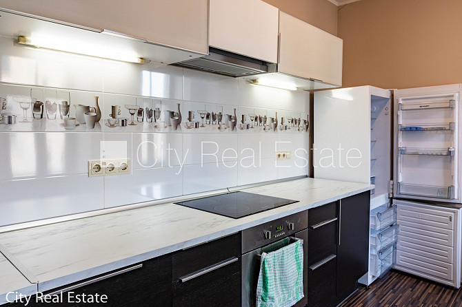 Pagalma ēka, renovēta māja, labiekārtota apzaļumota teritorija, iespēja nomāt Rīga - foto 2