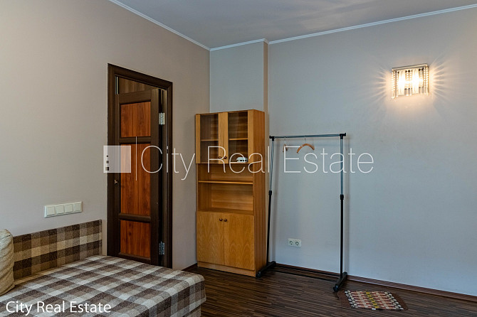 Pagalma ēka, renovēta māja, labiekārtota apzaļumota teritorija, iespēja nomāt Rīga - foto 4