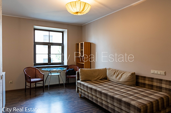 Pagalma ēka, renovēta māja, labiekārtota apzaļumota teritorija, iespēja nomāt Rīga - foto 3