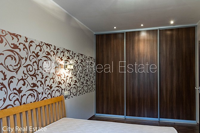 Pagalma ēka, renovēta māja, labiekārtota apzaļumota teritorija, iespēja nomāt Rīga - foto 9