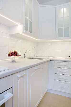 Фасадный дом, реновированный дом, благоустроенная озеленённая территория, вход с Rīga