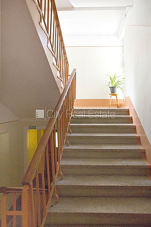 Fasādes māja, renovēta māja, labiekārtota apzaļumota teritorija, ieeja no ielas un pagalma, Rīga - foto 17