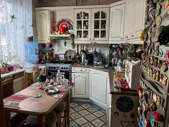 Продаю шикарную квартиру со всеми удобствами и с мебелью без посредника. Окна-стеклопакет, ... Rīga