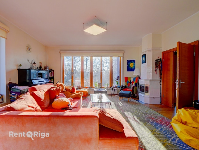 Ekskluzīvs dzīvoklis ar kamīnu, 106 kvm terasi un 2 pazemes autostāvvietām.  Iekštelpu Rīga - foto 6