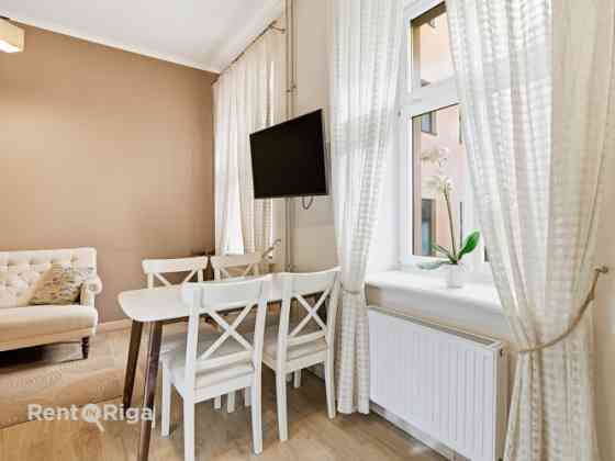 Свежая 3-комнатная квартира в центре Риги!  Продуманная планировка  прихожая, Rīga