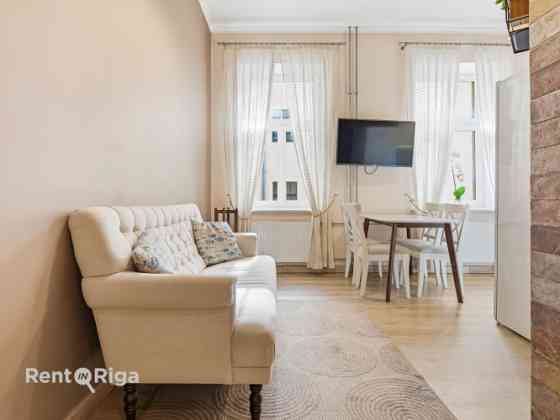 Свежая 3-комнатная квартира в центре Риги!  Продуманная планировка  прихожая, Rīga
