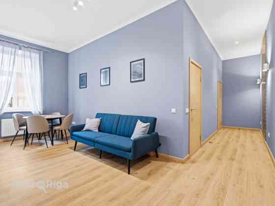 Свежая 3-комнатная квартира в центре Риги!  Продуманная планировка  прихожая, Rīga