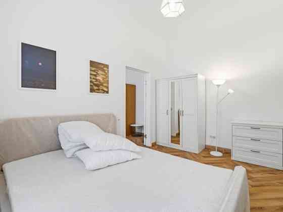 Свежая 3-комнатная квартира в центре Риги!  Продуманная планировка  прихожая, Rīga