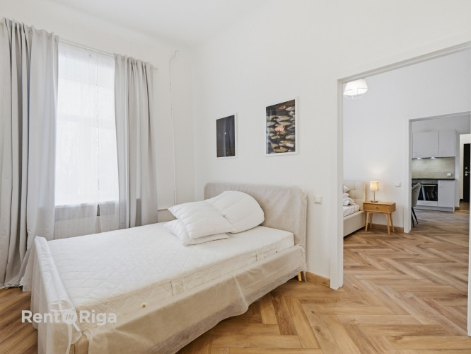 Svaigs 3-istabu dzīvoklis Rīgas centrā!   Pārdomāts plānojums  ieejas halle, viesistaba Rīga - foto 1