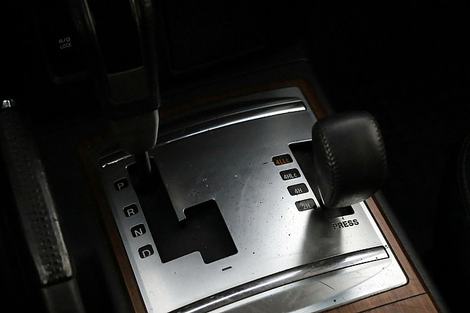 Mitsubishi Pajero Luxury ATM 3.2 Di-D 125kW Tallina - foto 8