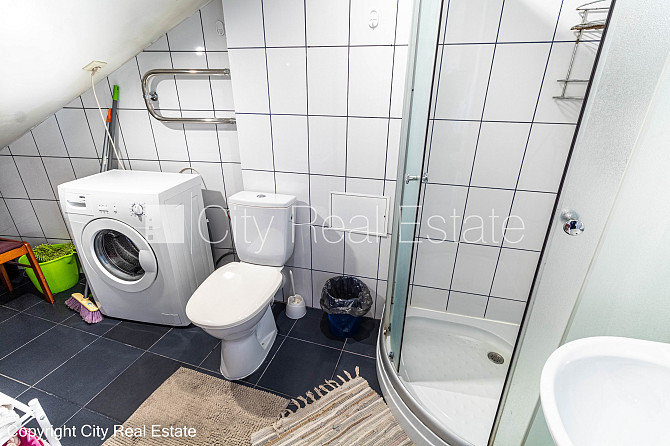 Fasādes māja, restaurēta māja, ieeja no ielas, mansards, logi vērsti mājas abās pusēs, Rīga - foto 7