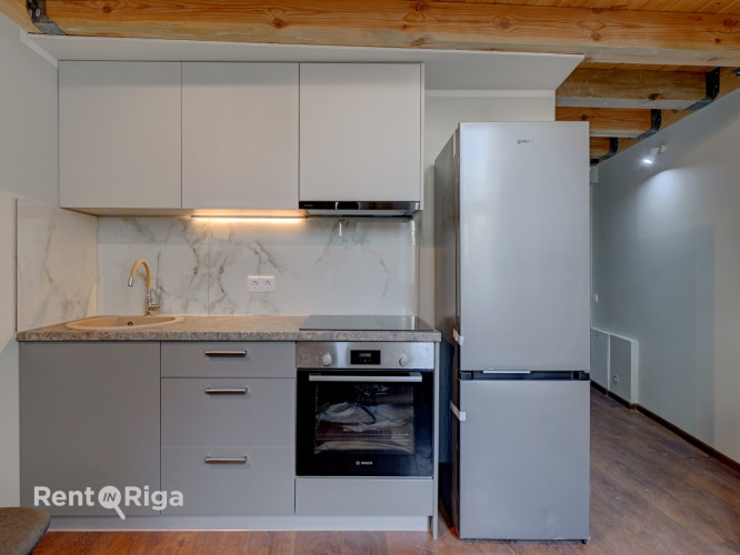 Pieejams plašs lofta tipa dzīvoklis divos stāvos ar lielu un gaišu dzīvojamo telpu. Dzīvoklis Rīga - foto 8