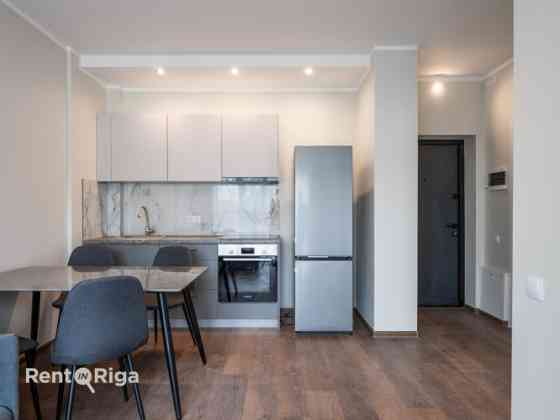 Сдается просторная и светлая 2-комнатная квартира с удобной планировкой. Rīga