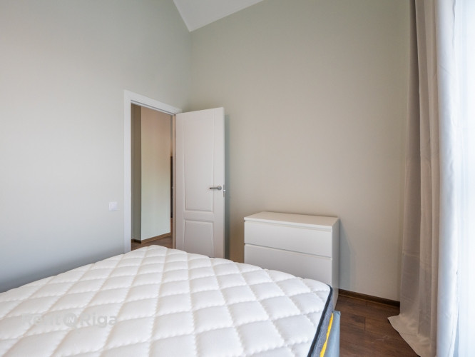 Pieejams plašs un gaišs 2 istabu lofta tipa dzīvoklis ar augstajiem griestiem un ērtu Rīga - foto 6