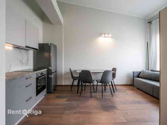 Сдается просторная и светлая 2-комнатная квартира-лофт с высокими потолками и Rīga