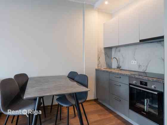 Сдается просторная и светлая 2-комнатная квартира с удобной планировкой. Rīga