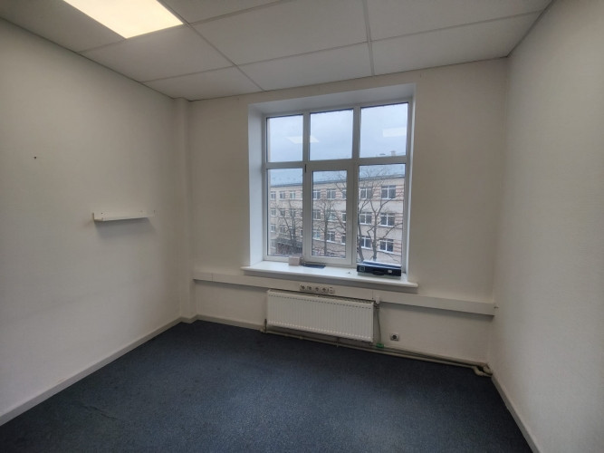 Studija / birojs / dzīvoklis ar 4 istabām.  + Maza virtuvīte. + Sava tualete ar dušu. + Rīga - foto 5