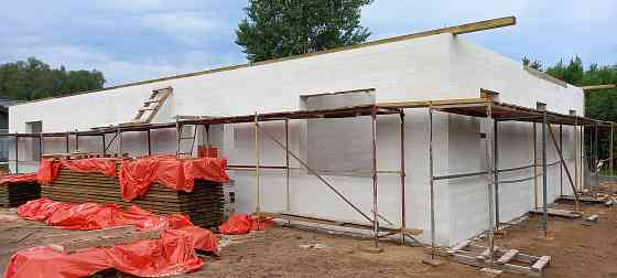 Mūrējam vienstāvu un divstāvu mājas no Aeroc (gāzbetona) blokiem. Veicam ārsienu un starpsienu... Ropaži