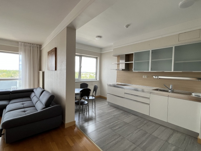 Сдается просторная 3хкомнатная квартира в многоэтажном жилом и деловом Рига - изображение 1