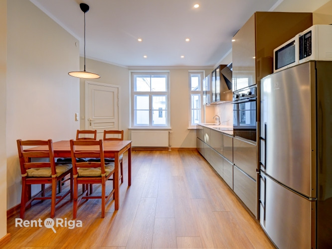 Vai pagalma klusums šķiet vilinošs, ja vien dažu soļu attālumā var izbaudīt pilsētas Rīga - foto 5