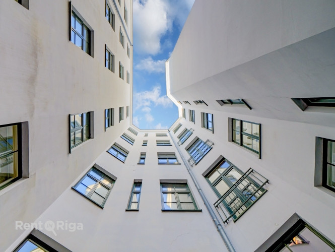 Vai pagalma klusums šķiet vilinošs, ja vien dažu soļu attālumā var izbaudīt pilsētas Rīga - foto 1