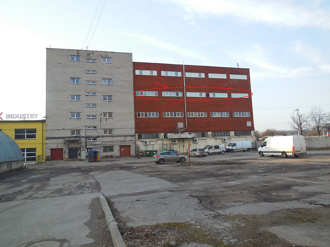 Iznomā telpas 1100 m² platībā (3 st.) ražošanai vai noliktavai (iepriekš izmantotas parfimērijas... Рига - изображение 8