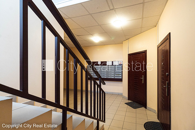 Jaunceltne, pagalma ēka, slēgts pagalms, ir lifts, divi balkoni, logi vērsti uz pagalma pusi, Rīga - foto 10