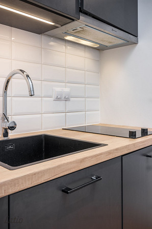 Gaišs un mājīgs studio tipa dzīvoklis Rīgas centrā, Aleksandra Čaka ielā 33. Dzīvoklis ir Rīga - foto 5