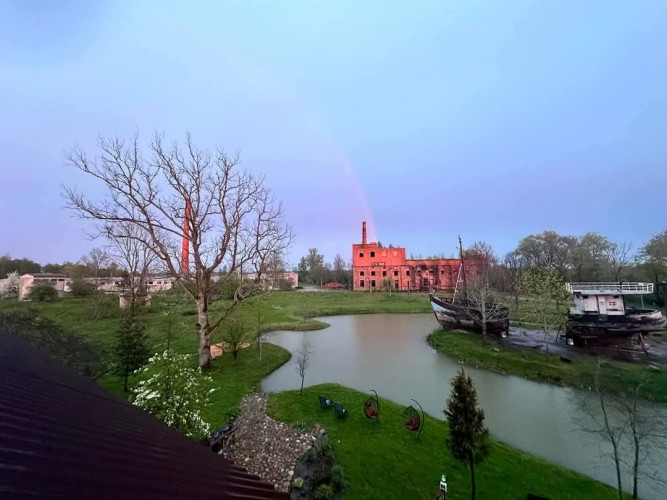 Pārdod bijušo Pāvilostas Spirta rūpnīcu Sakas upes krastā.  Zeme 3,3 ha ar vairākām ēkām Liepāja - foto 9