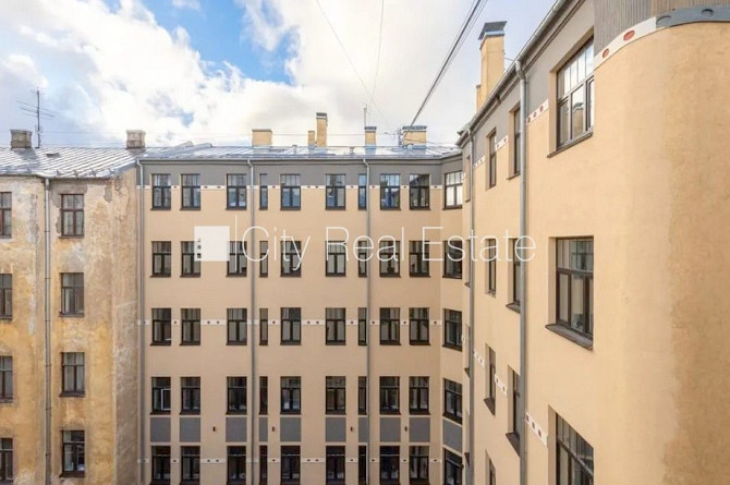 Pagalma ēka, renovēta māja, labiekārtota apzaļumota teritorija, slēgts pagalms, iespēja Rīga - foto 8