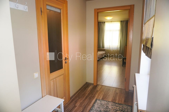 Pagalma ēka, labiekārtota apzaļumota teritorija, iežogota teritorija ar metāla sētu, Rīga - foto 18