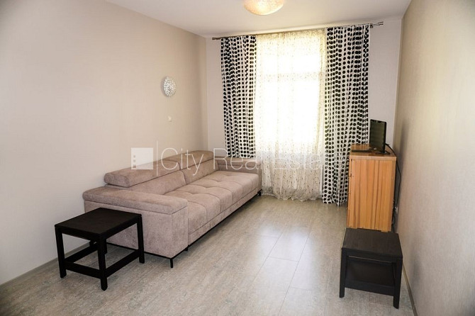 Pagalma ēka, labiekārtota apzaļumota teritorija, iežogota teritorija ar metāla sētu, Rīga - foto 15