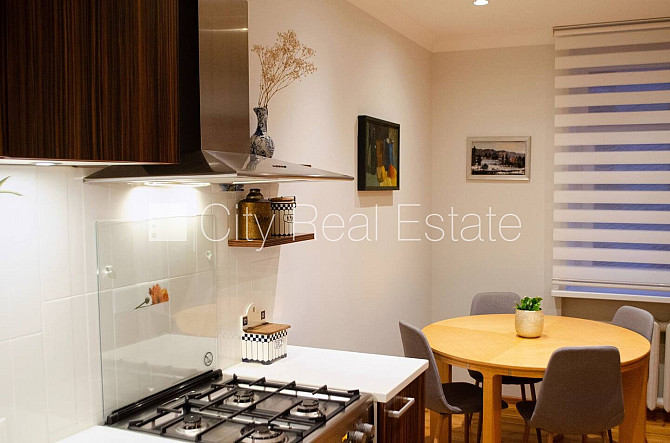 Фасадный дом, реставрированный дом, благоустроенная озеленённая территория, Рига - изображение 13