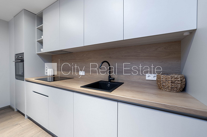 Фасадный дом, реновированный дом, вход со двора, апартаменты люкс, лифт, Рига - изображение 5