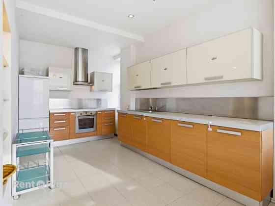 Cozy, warm, and bright 2-room apartment for rent in Šampēteris.  The apartment is located on the 2nd Рига