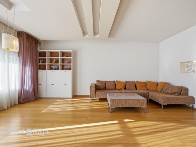 Cozy, warm, and bright 2-room apartment for rent in Šampēteris.  The apartment is located on the 2nd Рига - изображение 8