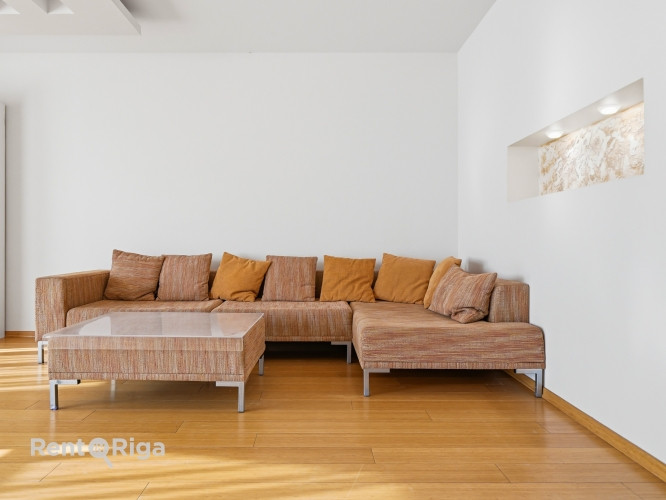 Cozy, warm, and bright 2-room apartment for rent in Šampēteris.  The apartment is located on the 2nd Рига - изображение 9