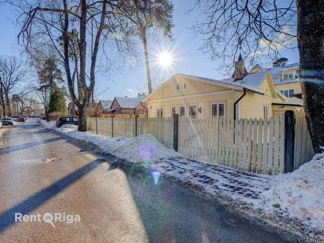 Pārdod vienstāvu māju ar zemi Jūrmalas sirdī, Majoros.  + Mājas platība; + Zemes gabala Jūrmala - foto 1