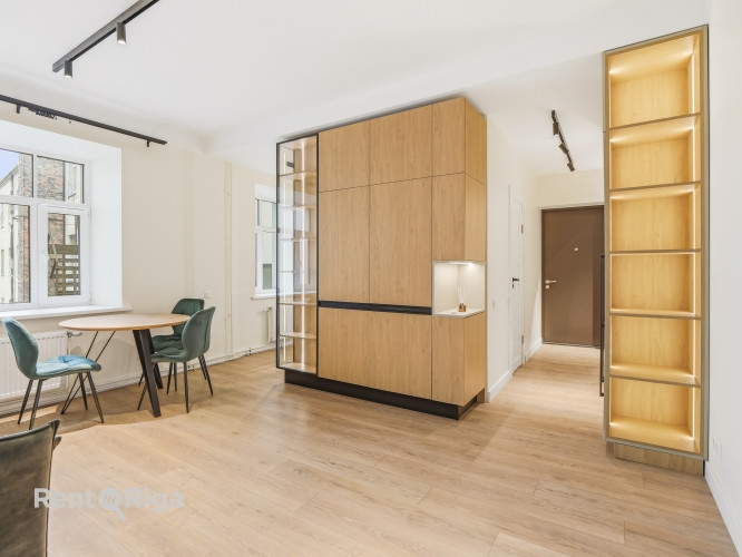 Ekskluzīva iespēja - ar augstas kvalitātes apdari dzīvoklis pašā Rīgas sirdī!  Plānojums: Rīga - foto 4