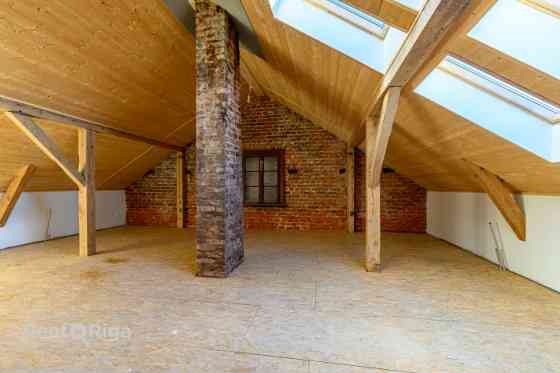 В продаже просторная мансардная квартира в самом сердце Старой Лиепаи с Liepāja