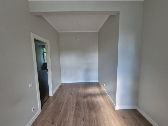 Piedāvājumā mūsdienīgs 2 guļamistabu dzīvoklis ar pilnu apdari renovētā projektā Jūrmala - foto 3