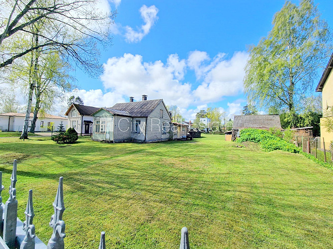 Zeme īpašumā, fasādes māja, restaurēta māja, labiekārtots apzaļumots pagalms, slēgts Rīga - foto 6