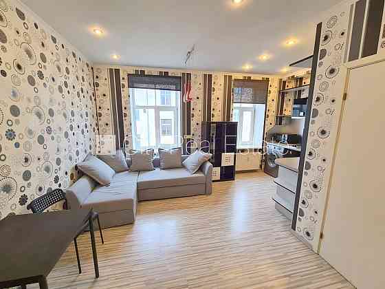 Здание во дворе, реновированный дом, закрытый двор, вход со двора, лифт, Rīga