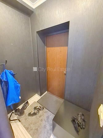 Pagalma ēka, renovēta māja, slēgts pagalms, ieeja no pagalma, ir lifts, kāpņu telpa pēc Rīga - foto 18