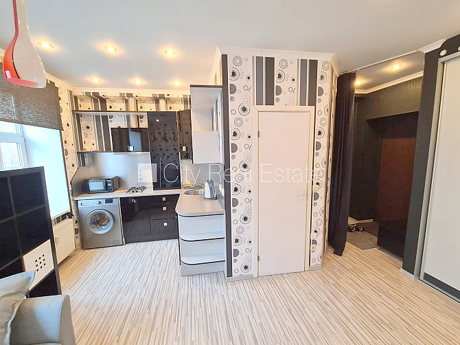 Pagalma ēka, renovēta māja, slēgts pagalms, ieeja no pagalma, ir lifts, kāpņu telpa pēc Rīga - foto 6